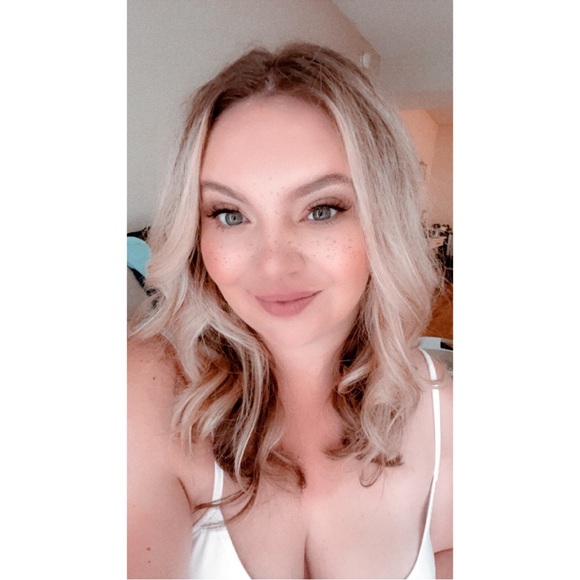 Meet your Posher, Lauren - Picture 2 of 10